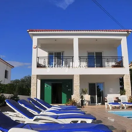 Lula Villa *